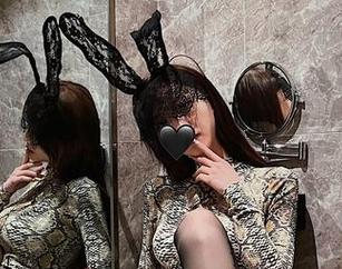 微密圈 - 你以为透明就是隐形？不，脸红Dearie的作品集在等你下载，一起感受这份清新！