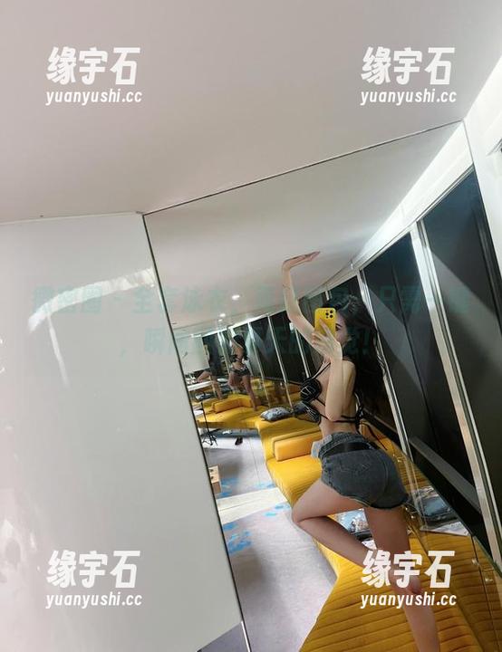 微密圈 - 全套泳衣，葛征图包，只需一键，瞬间回到夏天的感觉！-缘宇石