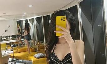 微密圈 - 私房里的翻腾：葛征连衣裙美图大赏