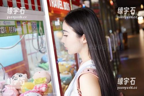 蜜桃社 - 狂热全套写真：初月裤里丝让你目不转睛！-缘宇石