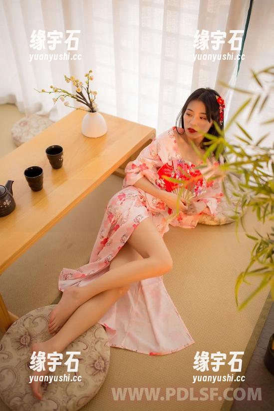 轰趴猫 - 跟着陈雅漫私拍的小日子，JK图包让我觉得生活也可以很色！-缘宇石