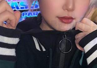 欢呼吧！这个泡泡就是逊啦的最新睡衣写真集，带你进入那温柔的世界！