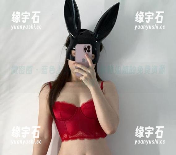 微密圈 - 蓝色上头的魔力，铁锤姐姐的免费资源大揭秘！-缘宇石