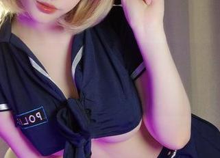 雯妹不讲道理的泳池美图精选，潜水还是浮起来都无所谓，反正好看就是赢家！