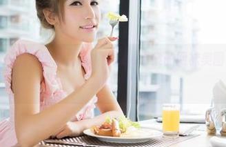 青豆客 - 每一张套图都在问：“Lee小棠的网袜美图，你舍得不看吗？”