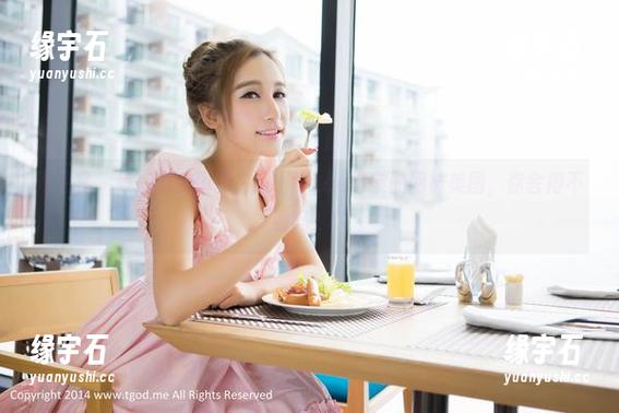 青豆客 - 每一张套图都在问：“Lee小棠的网袜美图，你舍得不看吗？”-缘宇石