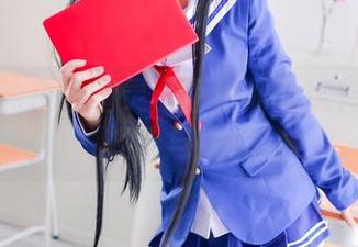 图片中的白色幽灵：面饼仙儿玩转原图的轻松与愉悦